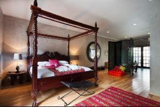 Pollok Beach Hotel | Singa Lodge - Lion Roars Hotels & Lodges