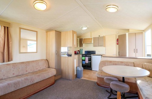 Clacton-on-Sea Cottage | SINGH LEITE & LUISA FAMILY CARAVAN, family friendly in St. Osyth