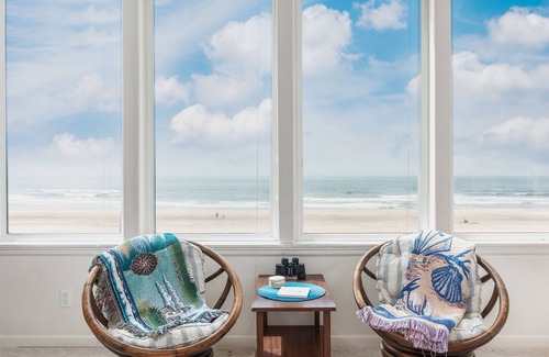 Tierra Del Mar House | Singing Sands #109- Oceanfront cabin in peaceful Tierra Del Mar.