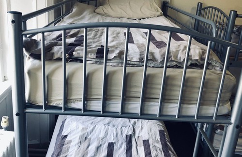 North West Hotel | Single bed in 8 bed dorm - Alba Self Catering
