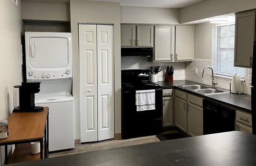 Northwest Columbus Apartment | Single Bedroom condo just 10 minutes from Downtown Columbus