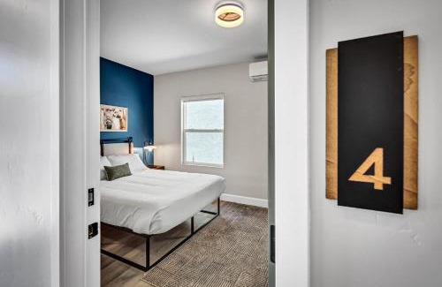 Vista Apartment | Single Bedroom - Queen Size. Heart of Downtown Vista