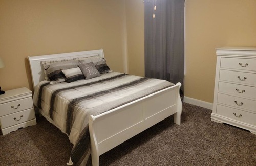 Universal City House | Single Family House, minutes away from shopping and Randolph area