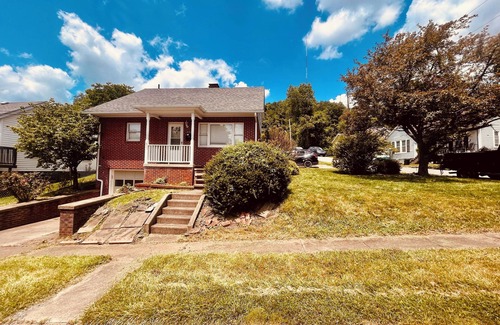 Clarksburg House | Single Family Home - Comfortable Two Bedroom -in Clarksburg