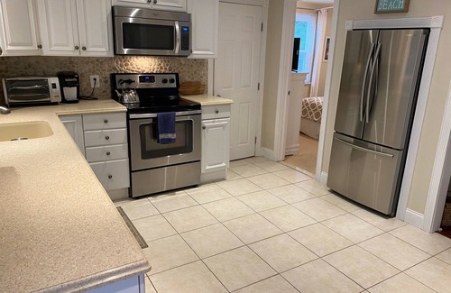 Avalon House | Single-family home in Avalon—walk to beach and town