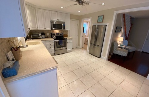 Avalon House | Single-family home in Avalon—walk to beach and town