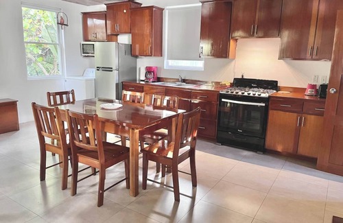 Caye Caulker House | Single Family House w/Pool/AC/Dock Free Paddleboards-sleeps 6