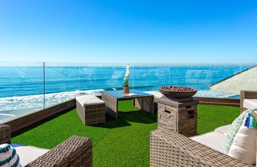 South Oceanside House | Single Family Oceanfront Home with Spa. P1643-0