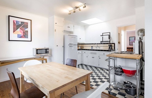 Outer Sunset House | Single Family. Quiet. Walk to Beach.