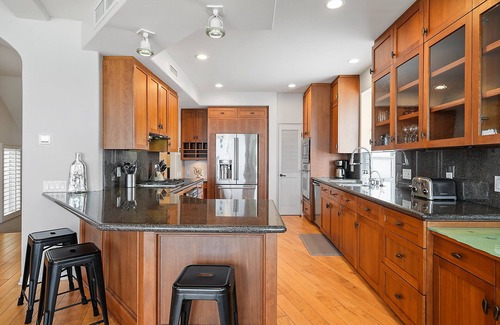 Central Mission Beach House | Single Family Waterfront Home in Mission Beach w/Hot Tub