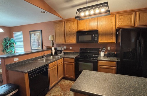 Casa Grande House | Single level, 3-bd home with view fencing and cul-de-sac lot