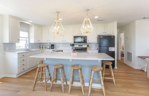 Indian Pass House | Single Level Home, Lots of Parking, Quiet Neighborhood ~ Brodie House