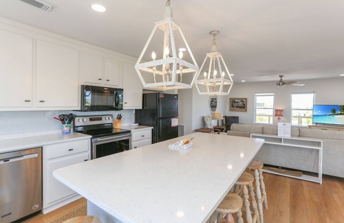 Indian Pass House | Single Level Home, Lots of Parking, Quiet Neighborhood ~ Brodie House
