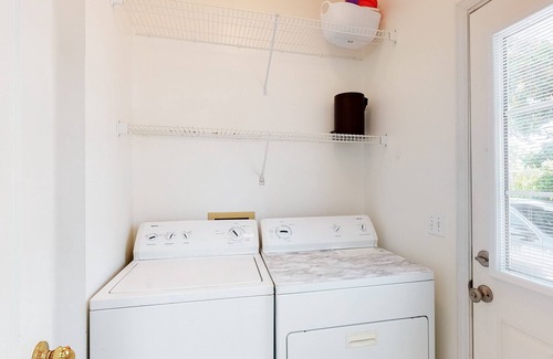 Clipper Cove House | Single-level home near beaches with a washer/dryer & central AC plus pool access