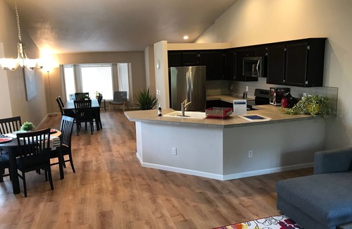 Bull Mountain House | Single Level new remodeled 3bedroom 2 full bath large yard Fenno creek Home