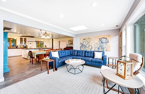 Mendocino House | Single-Level Ocean View Getaway w/Private Hot Tub, Free WiFi & Wood Stove