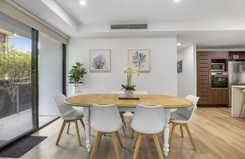 Peregian Beach Apartment | Single level Peregian apartment 2 min walk to beach