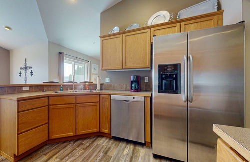 East Wenatchee House | Single-Level Ranch Home with WiFi, Grill, & Big Backyard - Near Town
