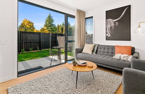 Albert Town Cottage | SINGLE MALT - WANAKA HOLIDAY HOME, family friendly in Wanaka