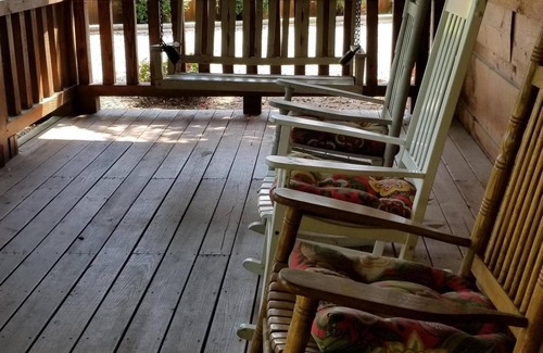 Fletcher Cabin | Single Pine Inn