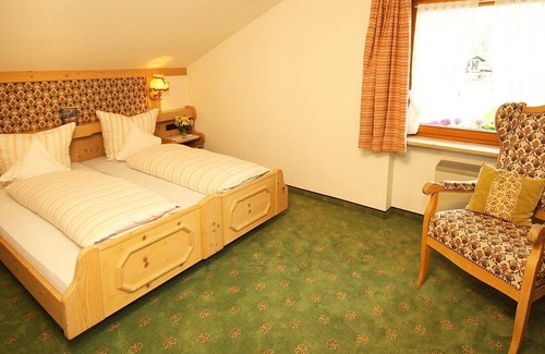 Riezlern Apartment | Single room No. 5, shower, toilet - Haus Widdersteinblick
