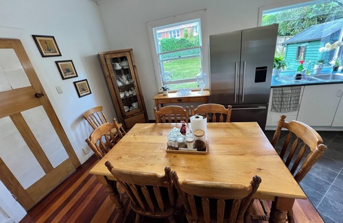 Epsom Bed & Breakfast | SINGLE ROOM ONLY Shared Bathroom @ LA CASA BONITA AUCKLAND 8 Bedroom Villa