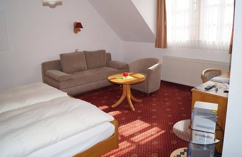 Sankt Martin House | Single room, shower, WC, non-smoking - Hotel-Restaurant St. Martiner Castell