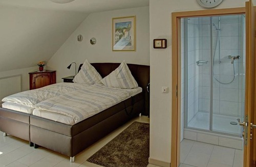 Hillesheim Bed & Breakfast | Single Room Shower/WC (NR) - Gästehaus Kloep