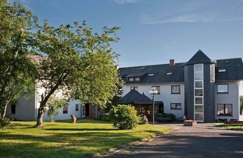 Kirchberg House | Single room, shower/WC, TV - Landhotel Karrenberg