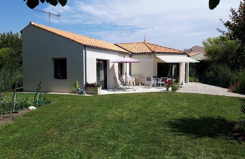 Quartier de l'Hippodrome House | Single-storey house 4 ppl, garden, BBQ, WIFI, pets OK - Châtelaillon-Plage