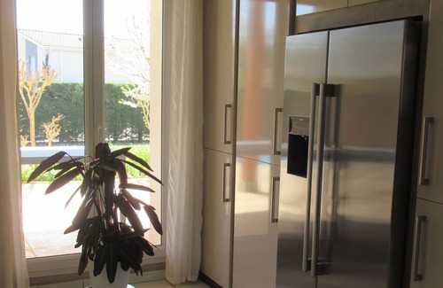 Grezieu-la-Varenne Villa | Single-storey villa with secure saltwater swimming pool