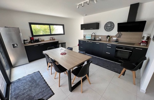 Vaux-sur-Mer Villa | Single-storey house Royan 8 pers - Heated swimming pool in summer - Pontaillac beach