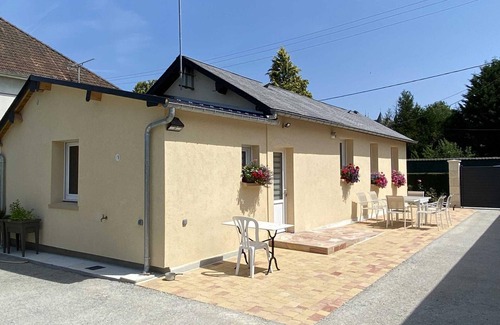 Gace Cottage | Single-storey house with enclosed garden and electric charging, pets allowed