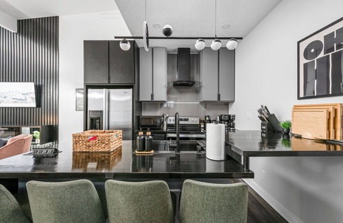 Indianapolis House | Single Story | Downtown Indy + Garage Parking!