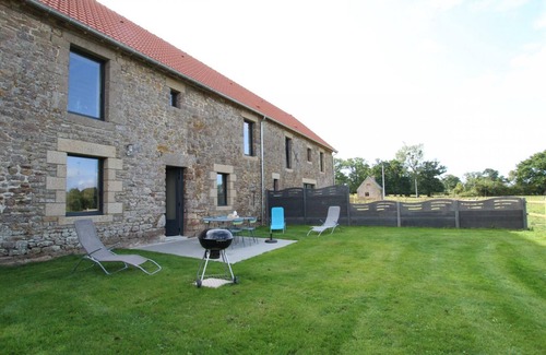 Saint-Pair-sur-Mer Cottage | Single-story house with private garden, near Granville