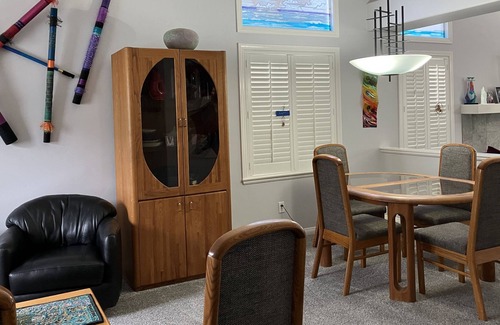 Goleta House | Single story three bedroom home close to beach