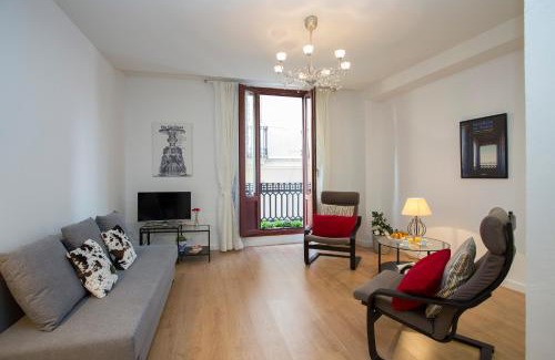 Ciutat Vella Apartment | SingularStays Plaza Redonda