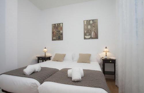 Ciutat Vella Apartment | SingularStays Plaza Redonda