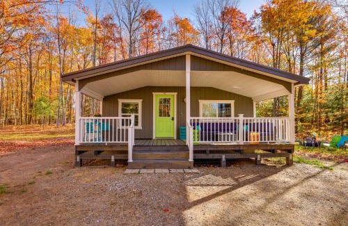 Grawn House | Sip and Hike! Autumn Escape 12 Mi to Traverse City