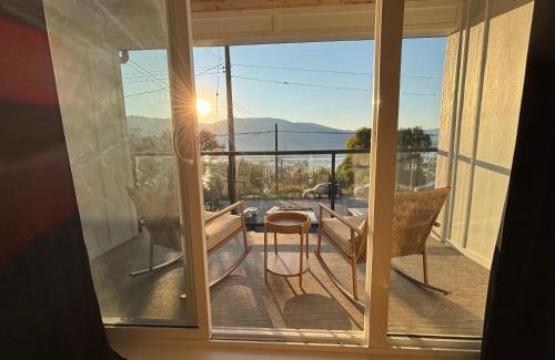 Central Okanagan House | Sip and Stay Lakeside