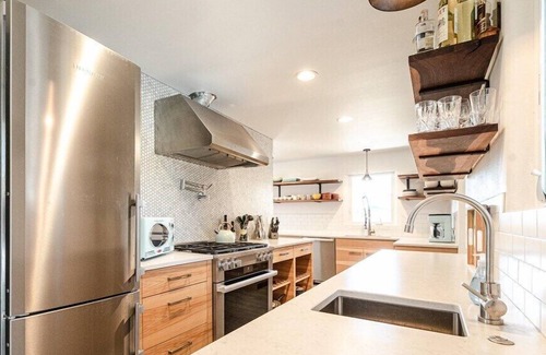 Walla Walla East House | Sip-N-Stay on Sturm- Hot tub and Dog Friendly!