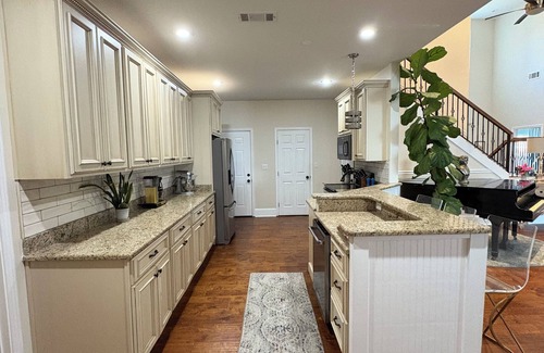 Northpointe House | Sip & Stay sleeps 11, 10 minutes from Ole Miss, 10 minutes from Oxford Square