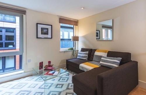 Queenhithe Apartment | Sir John Lyon House by Interhome