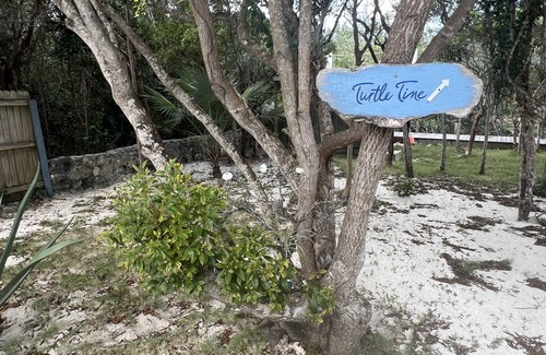 Upper Bogue House | Siren's Song is a beautiful waterfront home in the community of Whale Point