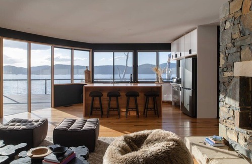 White Beach House | Siren Tasmania Summar