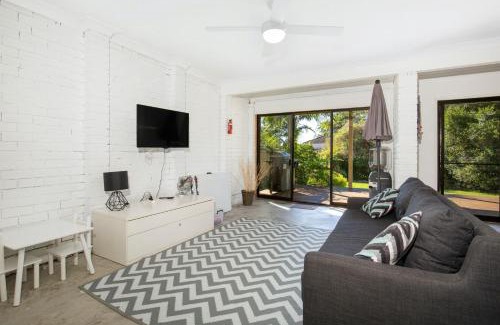 Sanctuary Point House | Sirius Retreat Pet Friendly 3 Mins Walk to St George Basin