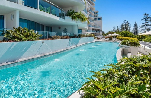Mooloolaba Apartment | Sirocco 507 by G1 Holidays - Two Bedroom Beachfront Oveanview Apartment in Sirocco Resort