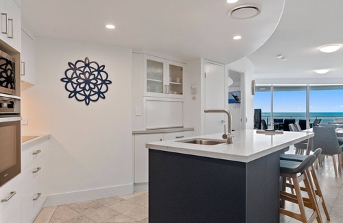 Mooloolaba Apartment | Sirocco 906 by G1 Holidays - Two Bedroom Beachfront Oceanview Apartment in Sirocco Resort