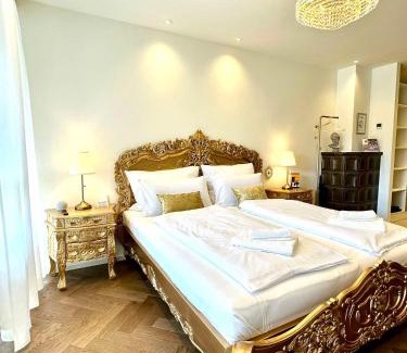 Bad Aussee Apartment | Sissis Paradies Appartement mit Balkon & Flussblick- Das Alpenzeit im Zentrum mit Parkplatz