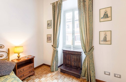 Rione III Colonna Apartment | Sistine House Style HolidayHome SpanishSteps x 6 whole apartment!free wi-fi